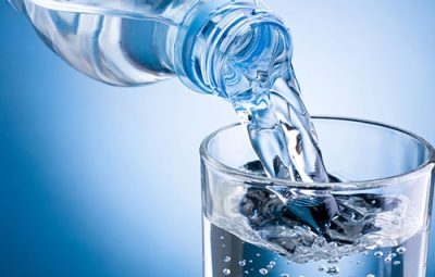 Uống nước đúng cách sẽ giúp bạn ngăn ngừa bệnh tim